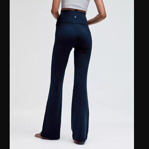 Groove Nulu Super-High-Rise Flared Pant, Navy